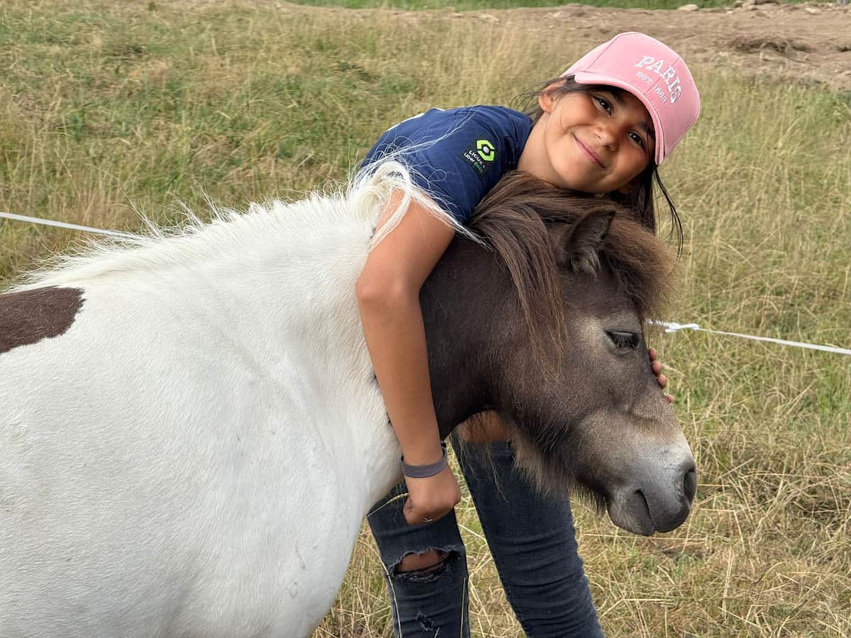 Ponys con alma de terapeutas: la magia de Ecuries de Caux